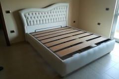 Letto a contenitore di ns produzione con rete doghe in faggio